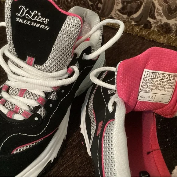 Women’s Skechers D’Lites Shoe - Picture 5 of 5